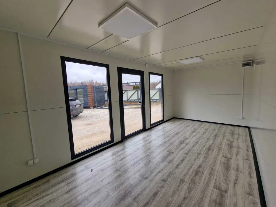 kontener-biurowy-srodek