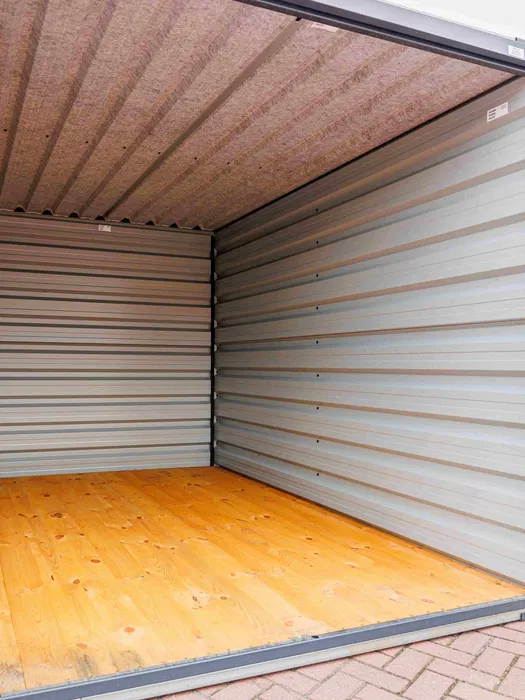 kontener-czarny-srodek