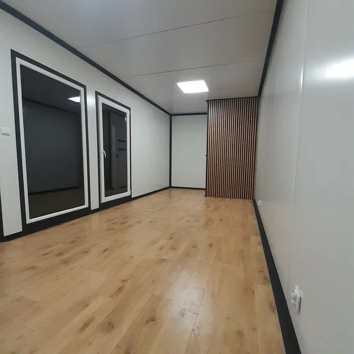 kontener-uslugowy-srodek